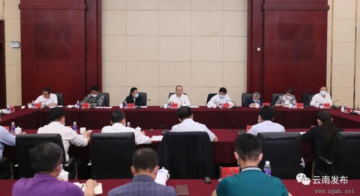 阮成发在瑞丽市主持召开“3·29”疫情处置工作现场会
