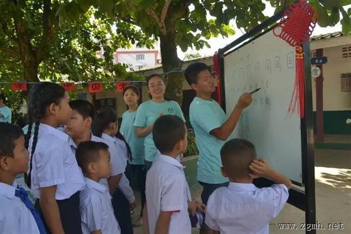 “想早日坐着火车再去老挝”——上海赴老挝志愿者的期