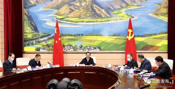 省政府召开第137次常务会议强调：推动优化营商环境不
