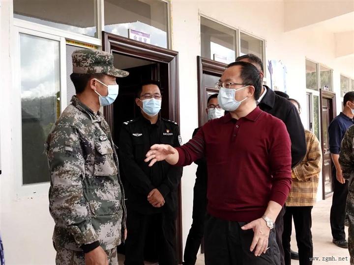 郑艺在勐腊县检查边境疫情防控工作时强调：扛牢工作责