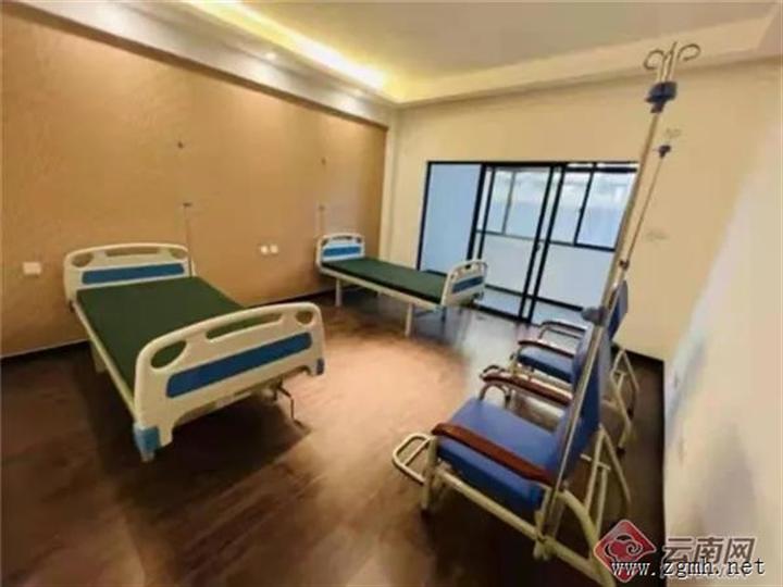 云南省商务厅援老挝万象医疗设备通过验收