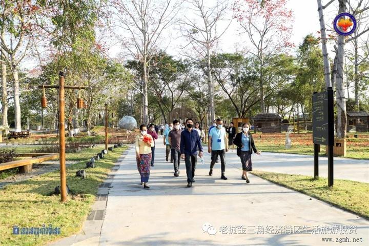 金三角经济特区：老挝工贸部副部长玛诺通?翁赛莅临参