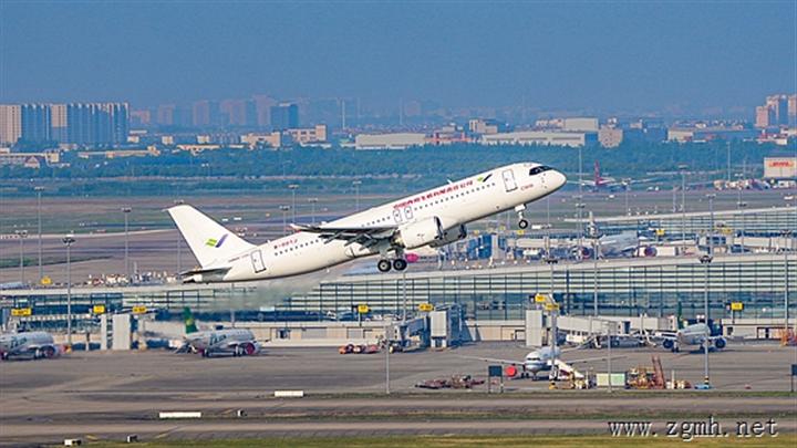 C919：首家用户 首架飞机 首次飞行
