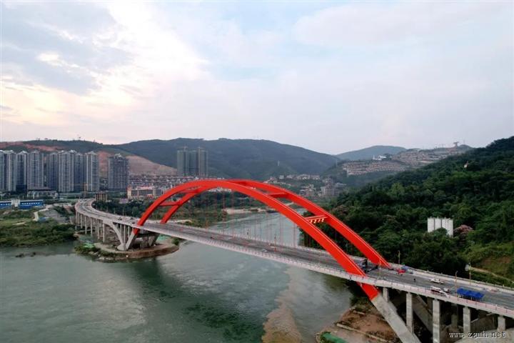 一桥飞架南北！西双版纳黎明大桥建成通车 打通景洪城