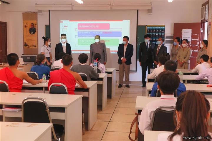 吉乔视察老挝国立大学孔子学院