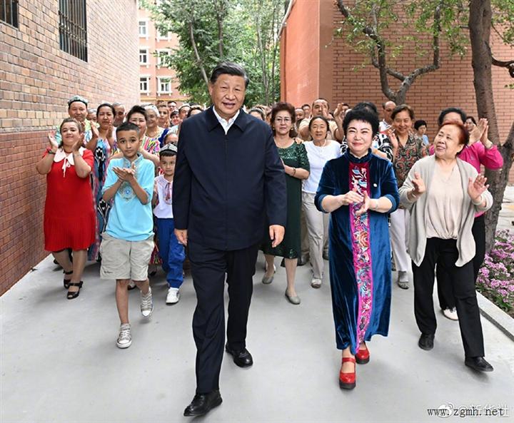 习近平在新疆乌鲁木齐市考察调研
