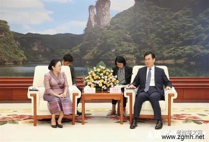 李炳军会见老挝驻华大使坎葆·恩塔万一行