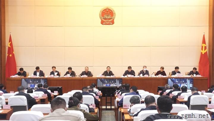王予波在全省开发区工作会议上强调 聚焦“四个坚持”