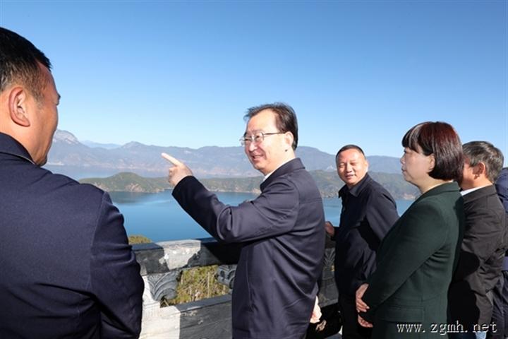 王宁在宁蒗县宣传党的二十大精神和 省委十一届三次全