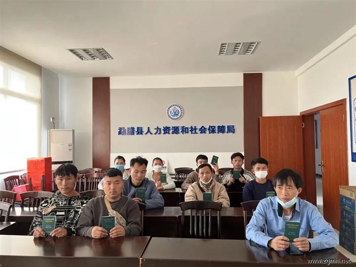 2023年首批老挝籍边民入境到勐腊县就业务工