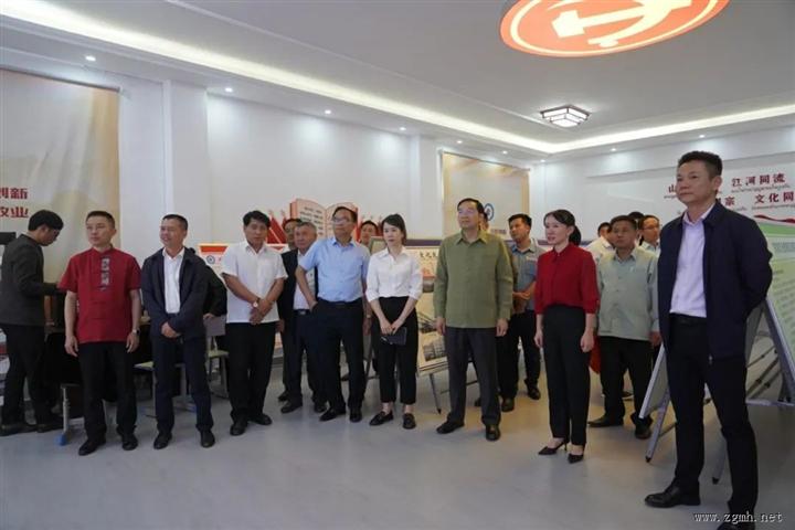 老挝丰沙里省委书记、省长坎佩·万纳桑率党政代表团到