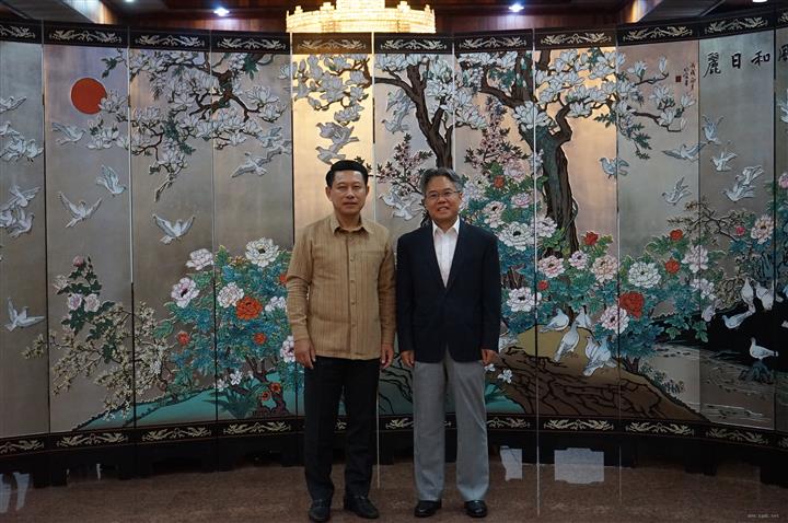 老挝副总理兼外长沙伦赛表示老方愿同中方对接落实全球