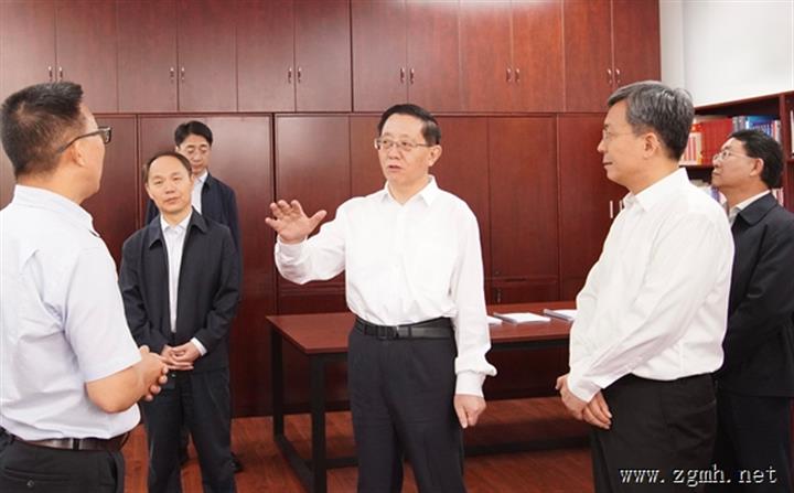  王予波在省人力资源社会保障厅调研。  7月21日，省委副书记、省长王予波在省人力资源社会保障厅调研