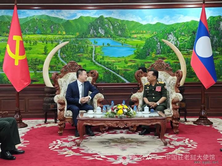 王畅临时代办会见老挝副总理兼防长占沙蒙