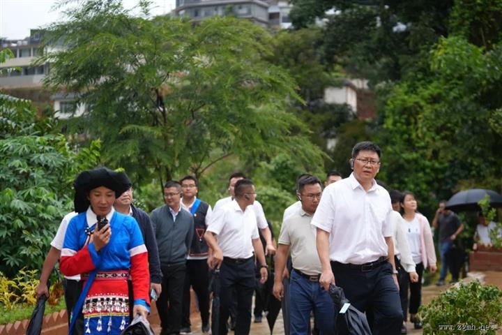 全县第二季度乡村振兴示范带建设暨学习“千万工程”经验等一揽子工作推进会召开