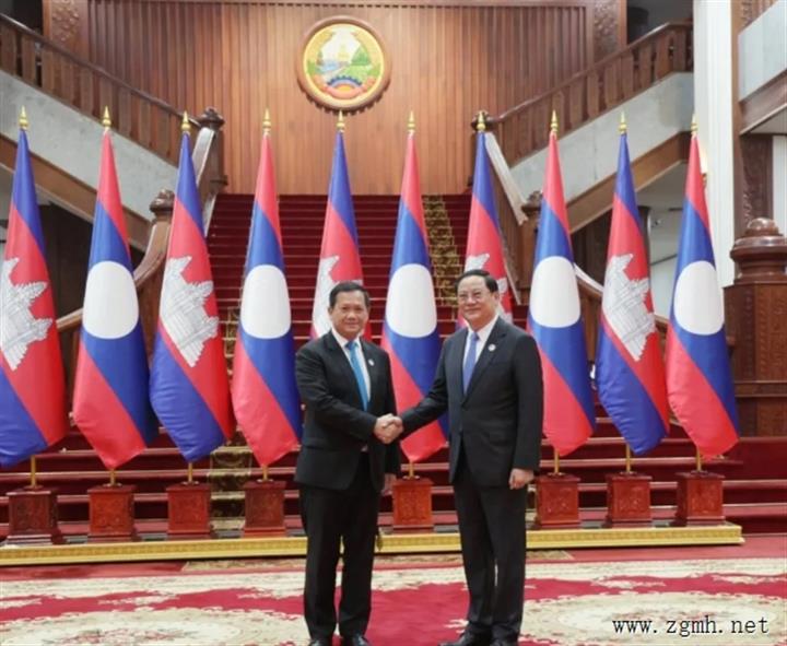 总理宋赛·西潘敦在总理府热烈欢迎柬埔寨王国首相洪玛奈访问老挝并举行双边会见。洪玛奈将出席在老挝举行的
