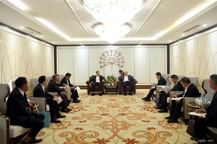 西双版纳州委书记朱家伟会见老挝丰沙里省委书记、省长坎佩·万纳桑一行