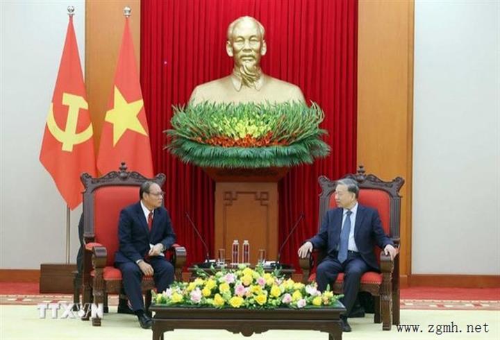 越共中央总书记苏林会见老挝公安部部长维莱·拉坎丰