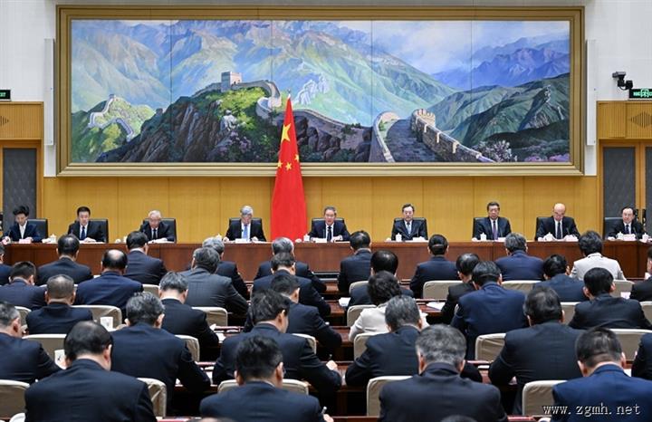 李强在国务院第三次廉政工作会议上强调 坚决贯彻党中央关于全面从严治党的战略部署 深入推进政府党风廉政