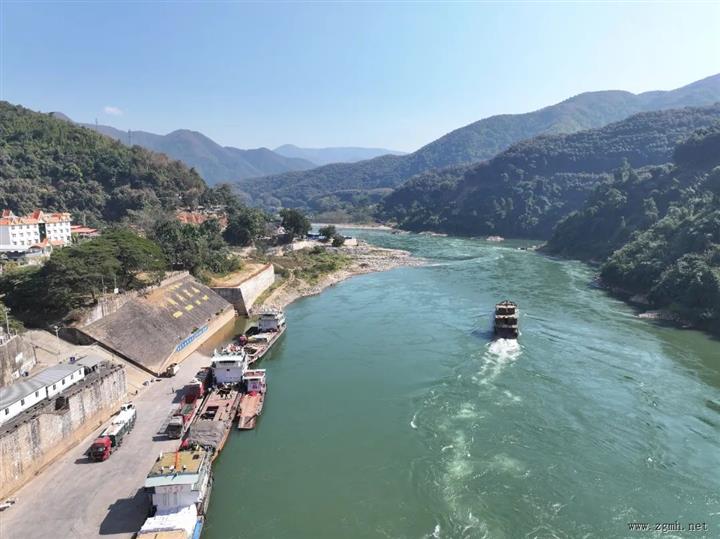 【新春走基层】关累口岸：跨国“水上春运”忙