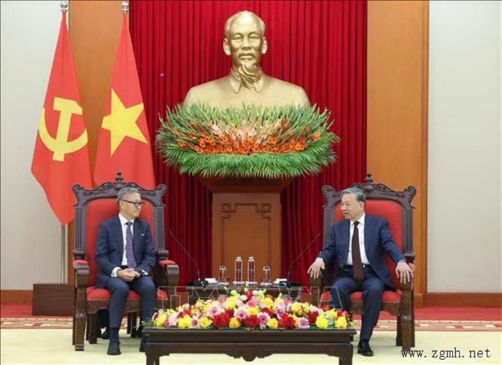 越共中央总书记苏林会见老挝外交部长