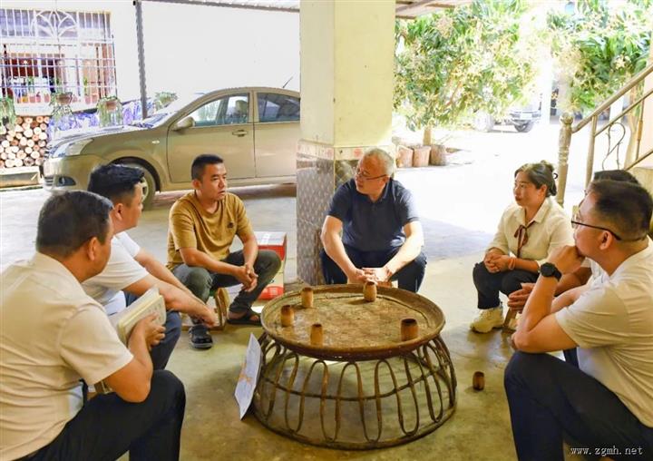 朱家伟在景洪市调研时强调：做强产业基础 促进农民增收 让边民更富边关更美