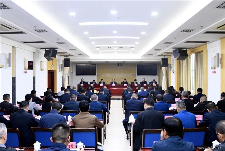 刀文在全州财税和国企改革工作会议上强调：务实创新攻坚 纵深推进改革 打开财税工作和国企发展新局面
