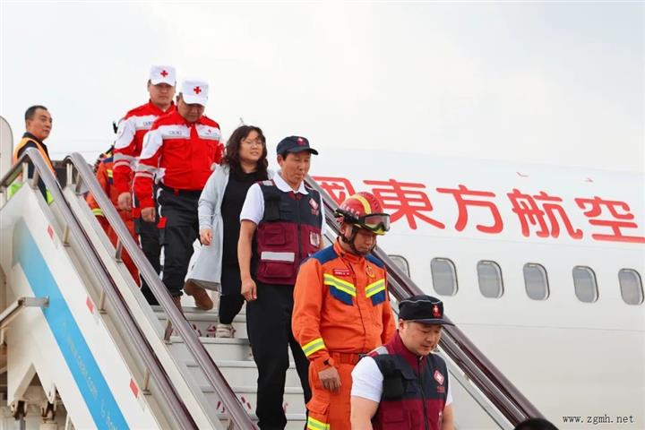 圆满完成在缅地震救援任务！中国云南救援医疗队返回昆明