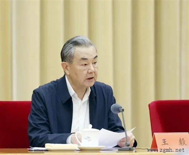 王毅：美国不能任意妄为，历史车轮不能倒退