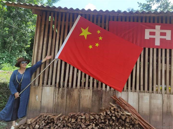 矿山边上的希望学堂：一位中国女士在老挝的教育坚守