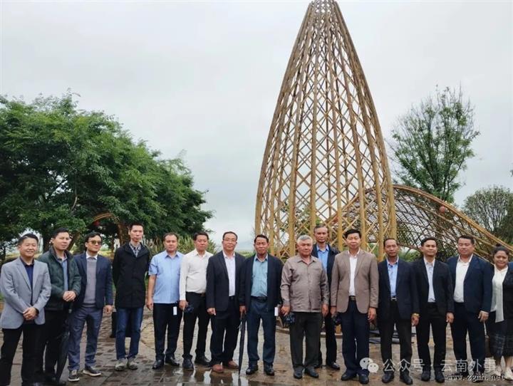 老挝南塔乌多姆赛丰沙里三省代表团访滇