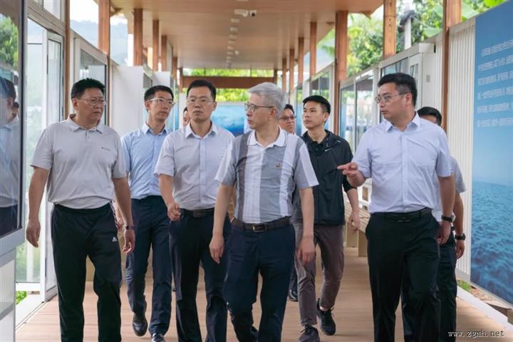 敏昂萊访俄令人刮目相看
