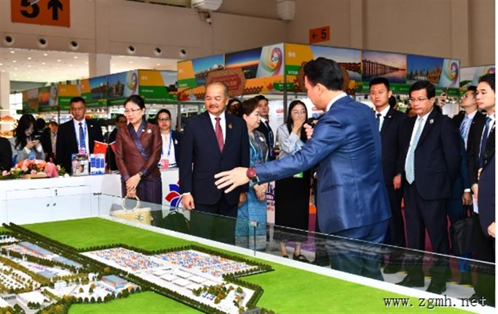 老挝副总理出席第九届中国-南亚博览会暨第29届中国昆明进出口商品交易会开幕式并致辞