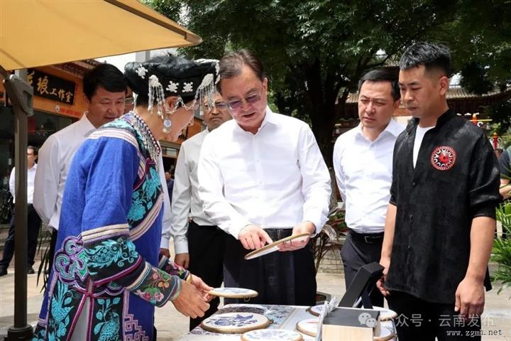 王宁在昆明市调研时强调：要深化落实习近平总书记考察云南重要讲话精神 增强郊县产业支撑能力 更好促进城