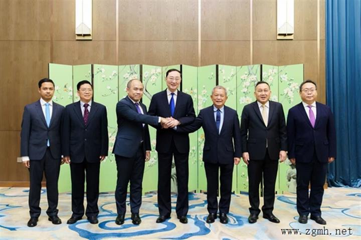 外交部副部长孙卫东出席中国—柬埔寨—泰国三方非正式会晤