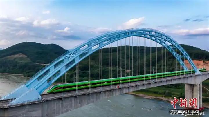 中老铁路发送旅客突破6000万人次