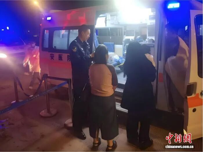 中老边境磨憨公路口岸两次开通绿色通道救助境外伤员