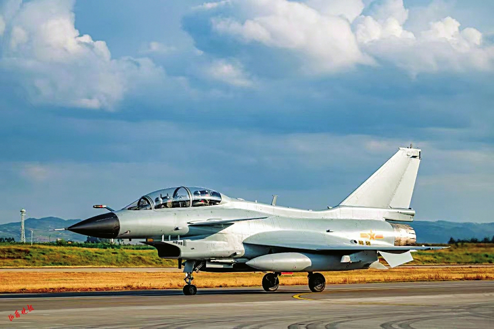 “争气机”歼-10首飞成功27年