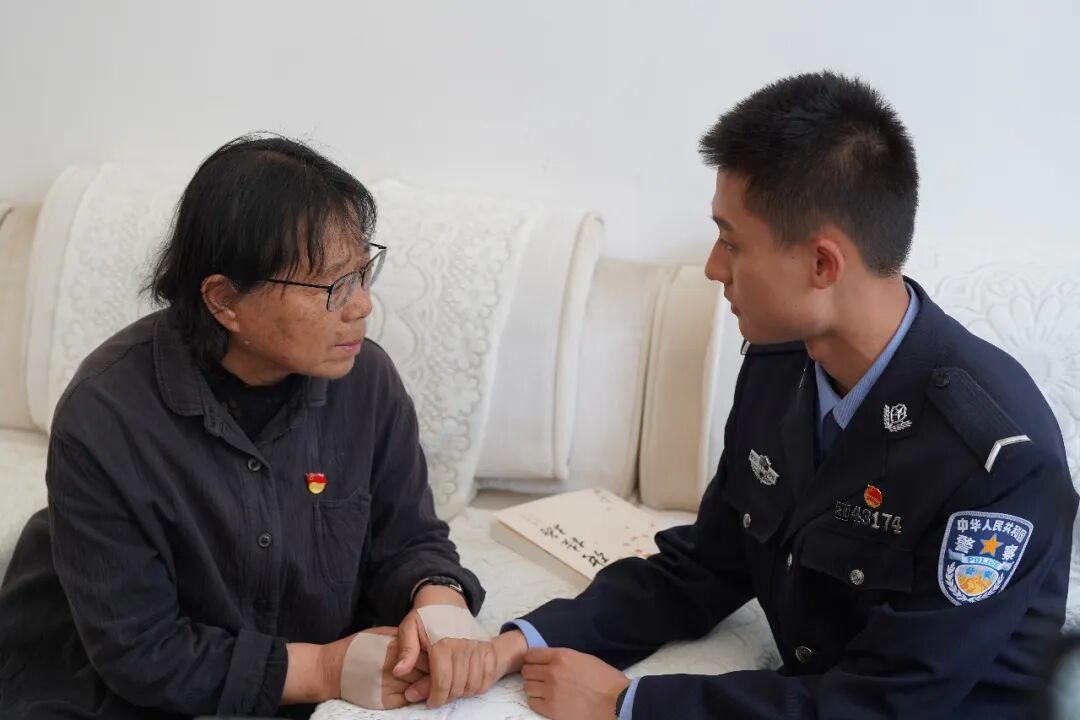 张桂梅：如果不嫌弃的话，我愿意做你的妈妈