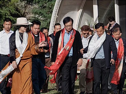 老挝前总理波松·布帕万率团访问丽江。