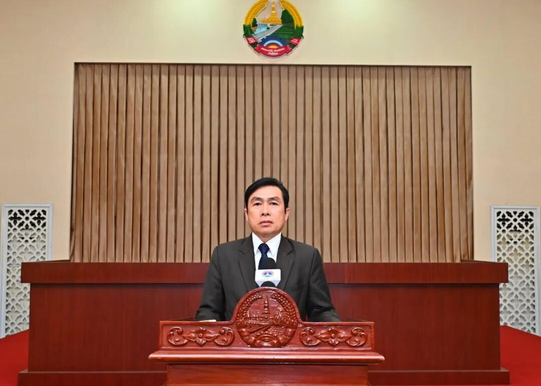 老挝政府发布8月例会结果：财政收入完成72%，12部法律草案获批，救灾全面展开