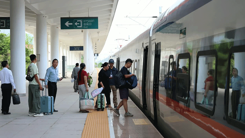 老中铁路增开早班列车 磨丁至万象服务再升级